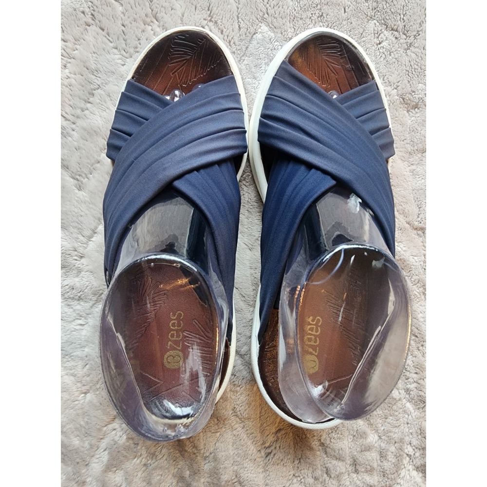 Bzees Knockout Navy Blue White Slip On Wedge Sandals Womens 10